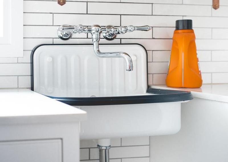 How to Choose the Perfect Laundry Room Sink